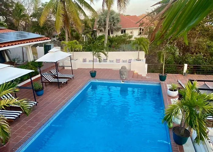 Boutique Beachfront Hotel On Isla Contadora